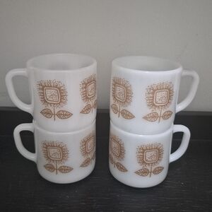 Vintage Sunflower Pattern Federal Glass Mugs Set